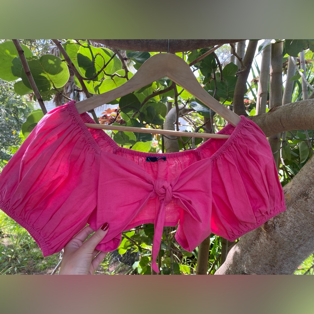 shore brand puffed sleeve top - Picture 4 of 7